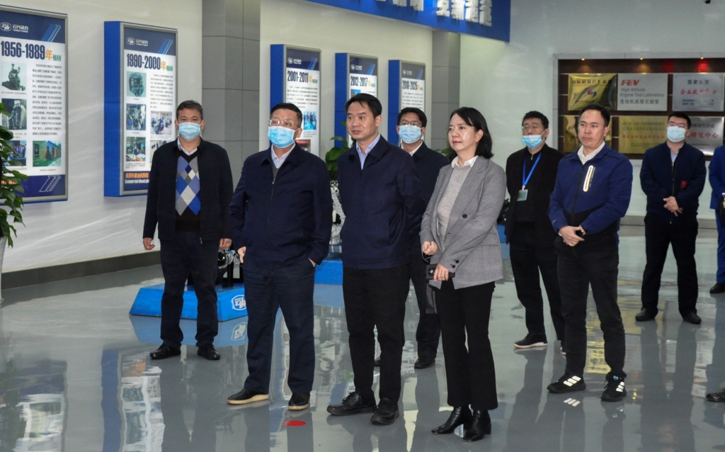 昆明市委常委杨东伟一行到云南欧博abg动力集团有限公司开展调研